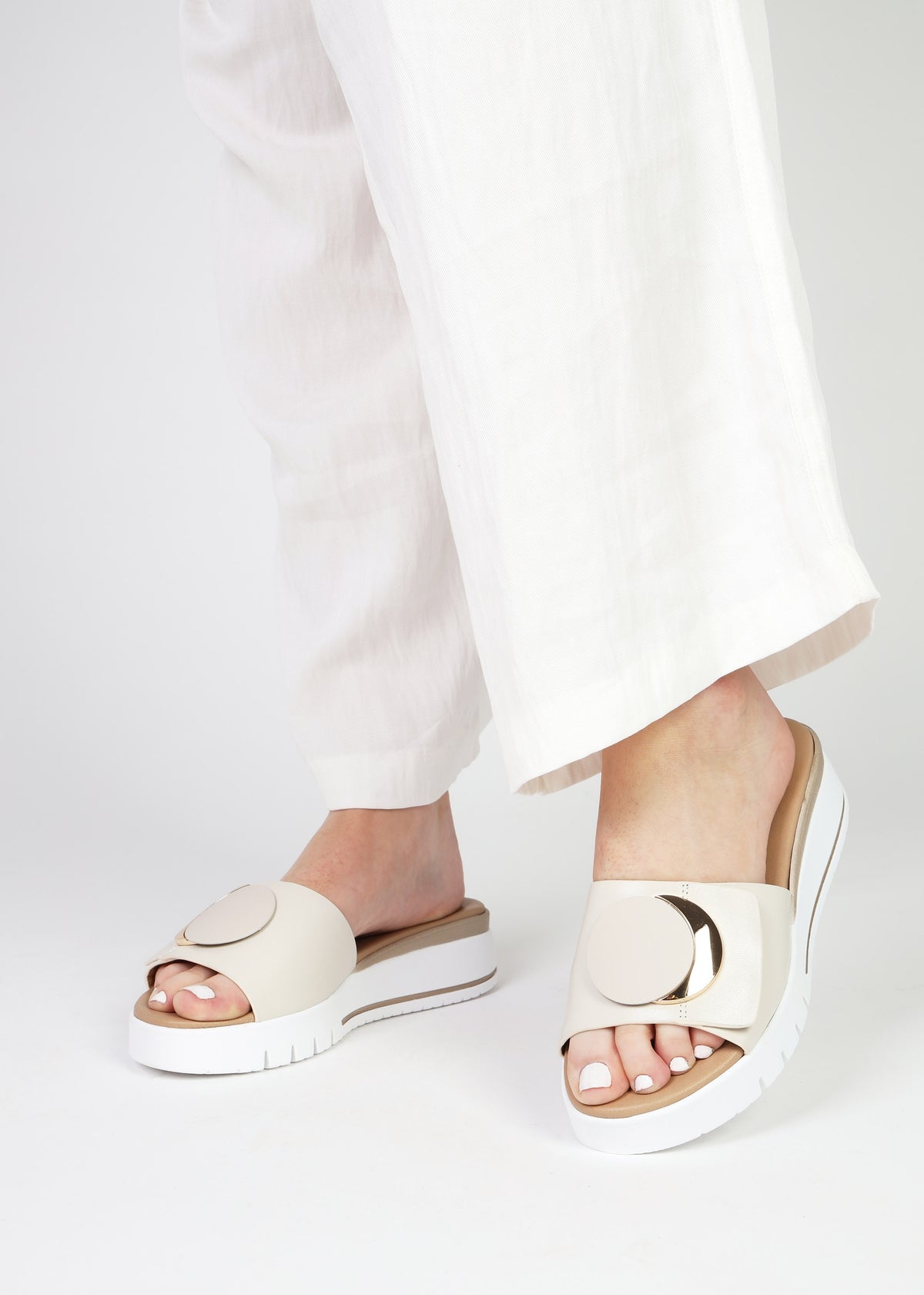 Romoon Beige Leather Circle Moon Mules