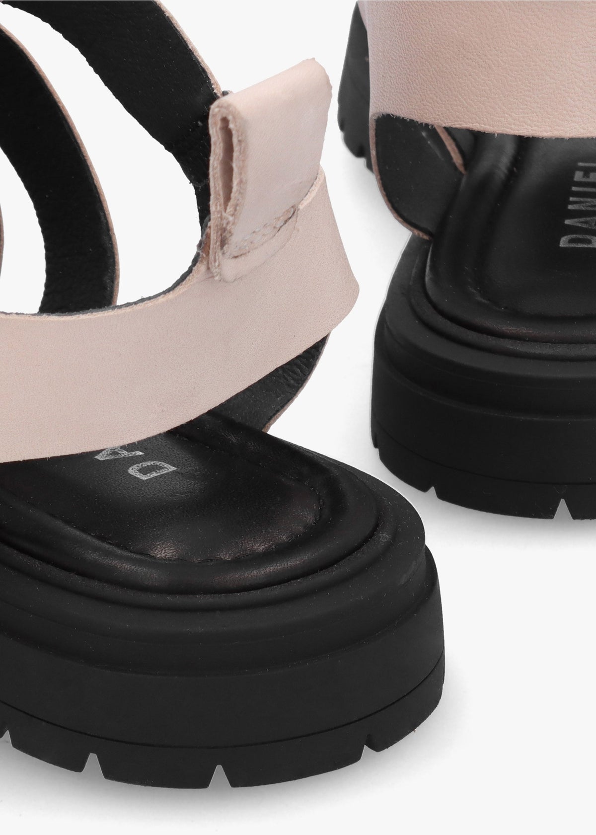 Ifish Cream Leather Gladiator Sandals
