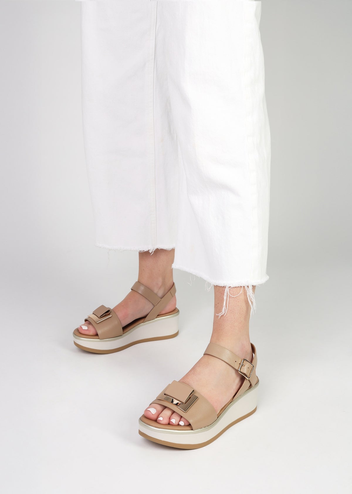 Rotrim Beige Leather Square Trim Sandals