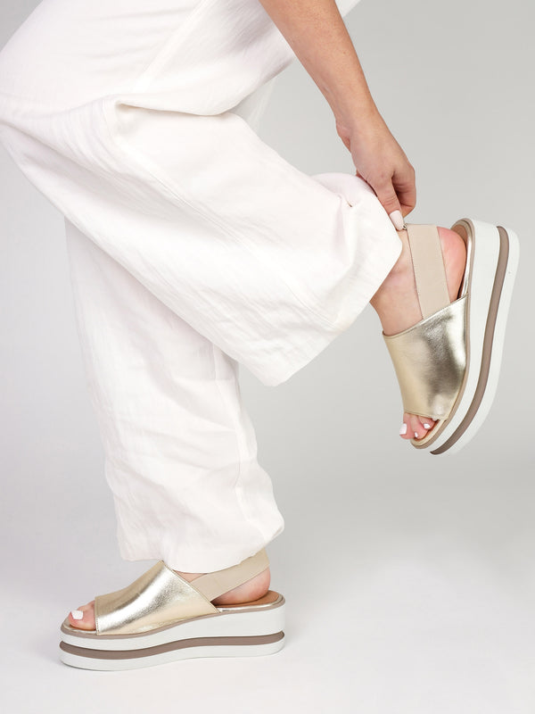 Sasly Gold Leather Flatform Sandals