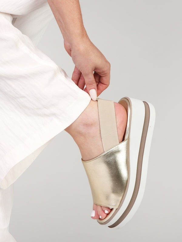 Sasly Gold Leather Flatform Sandals