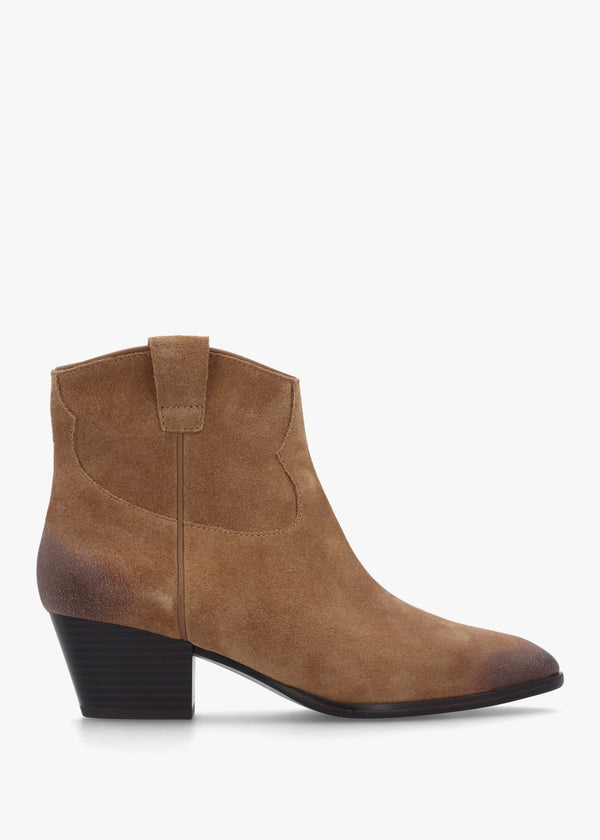 Fame II Land Suede Western Ankle Boots