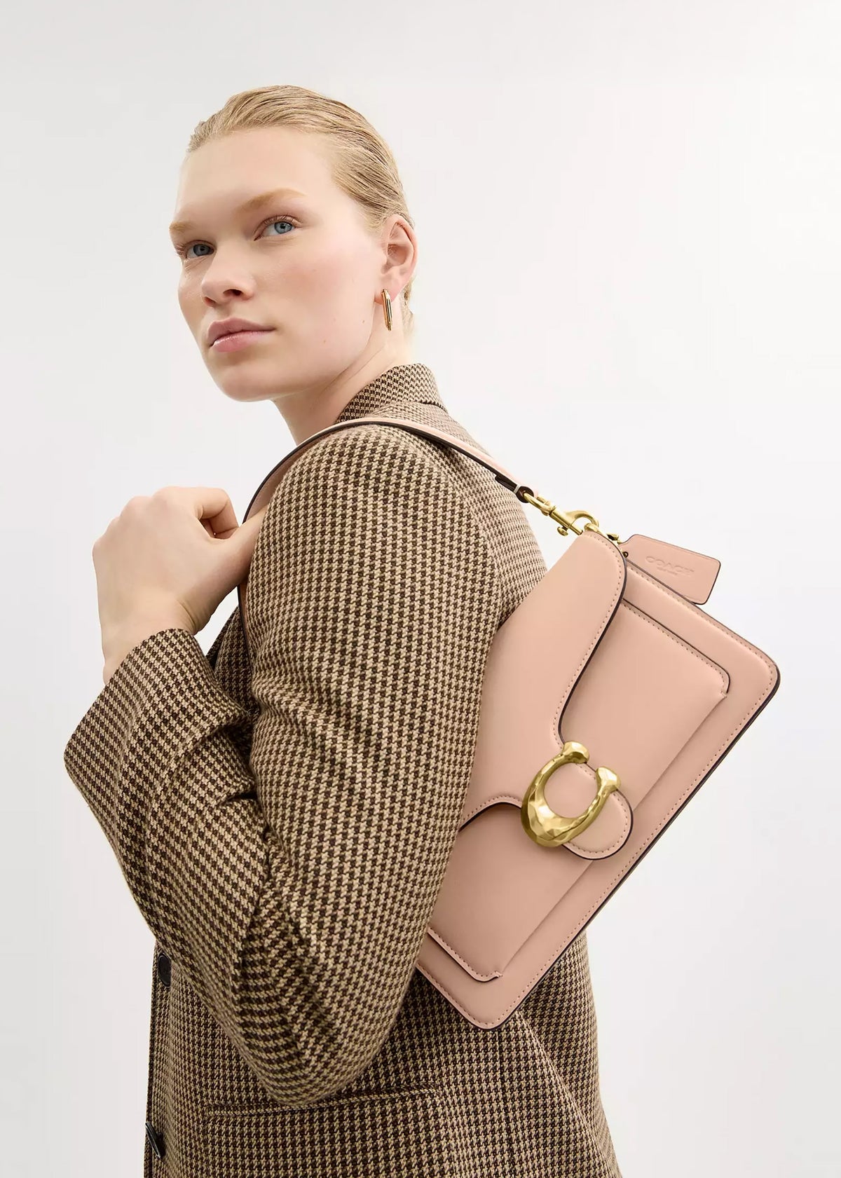 Tabby 26 Hammered Cream Nude Leather Shoulder Bag