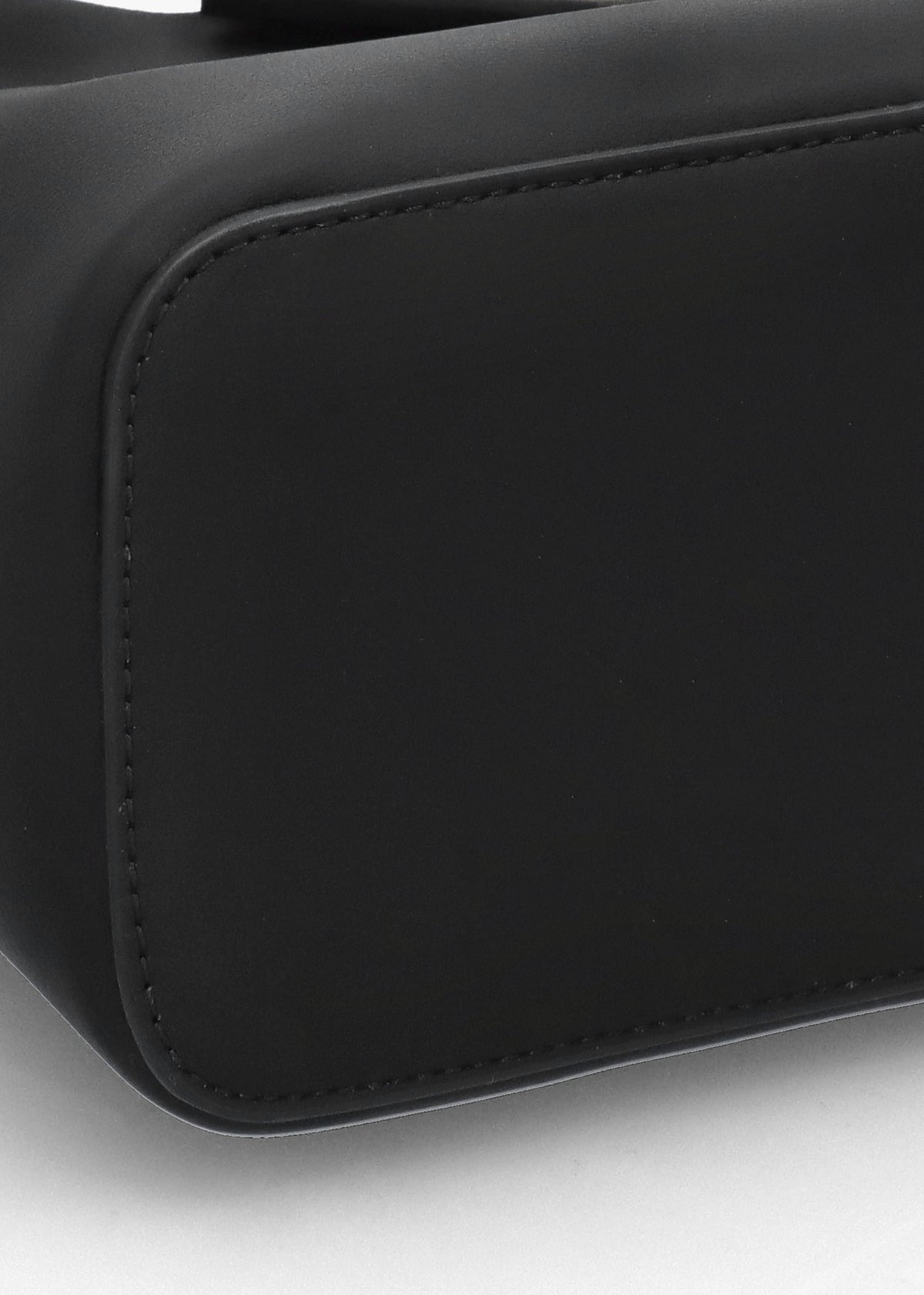 Subtle Nero Shoulder Bag