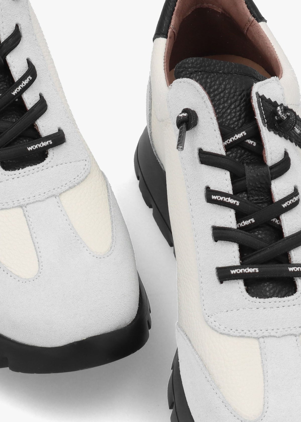 Odisei 76 White Leather Trainers