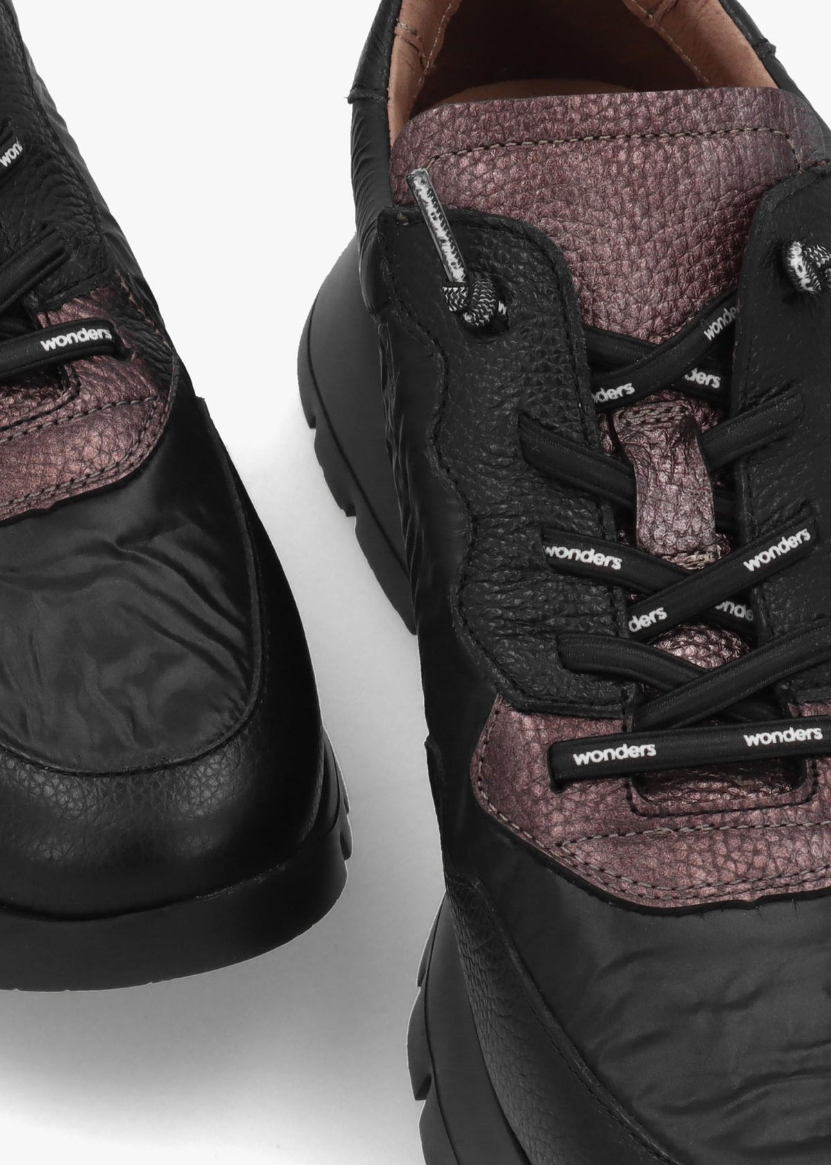 Odisei 91 Black Metallic Leather & Nylon Trainers