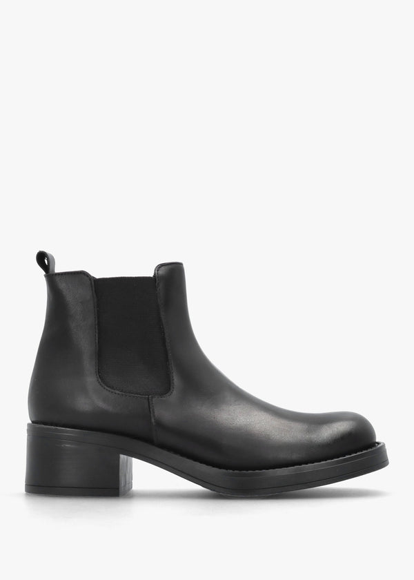 Black Leather Block Heel Chelsea Boots