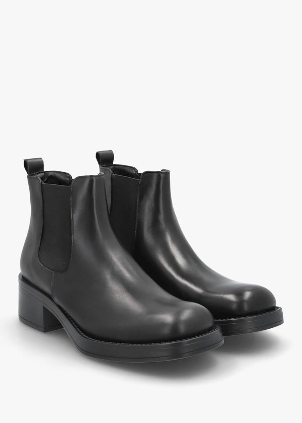 Black Leather Block Heel Chelsea Boots