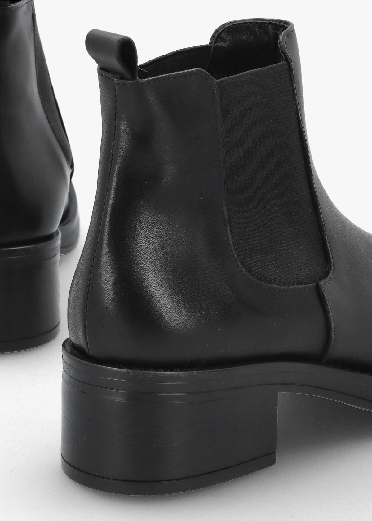 Black Leather Block Heel Chelsea Boots