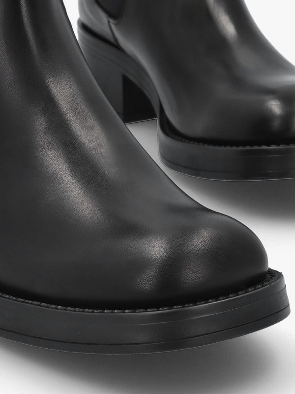 Black Leather Block Heel Chelsea Boots