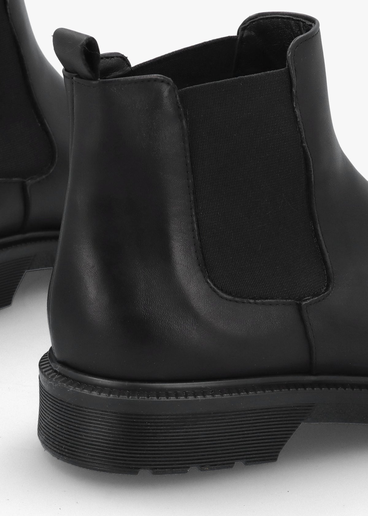 Black Leather Low Chelsea Boots