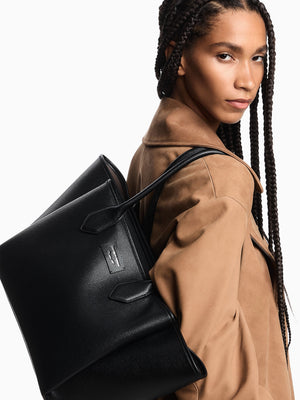 Grana Black Leather Winged Shopper Bag