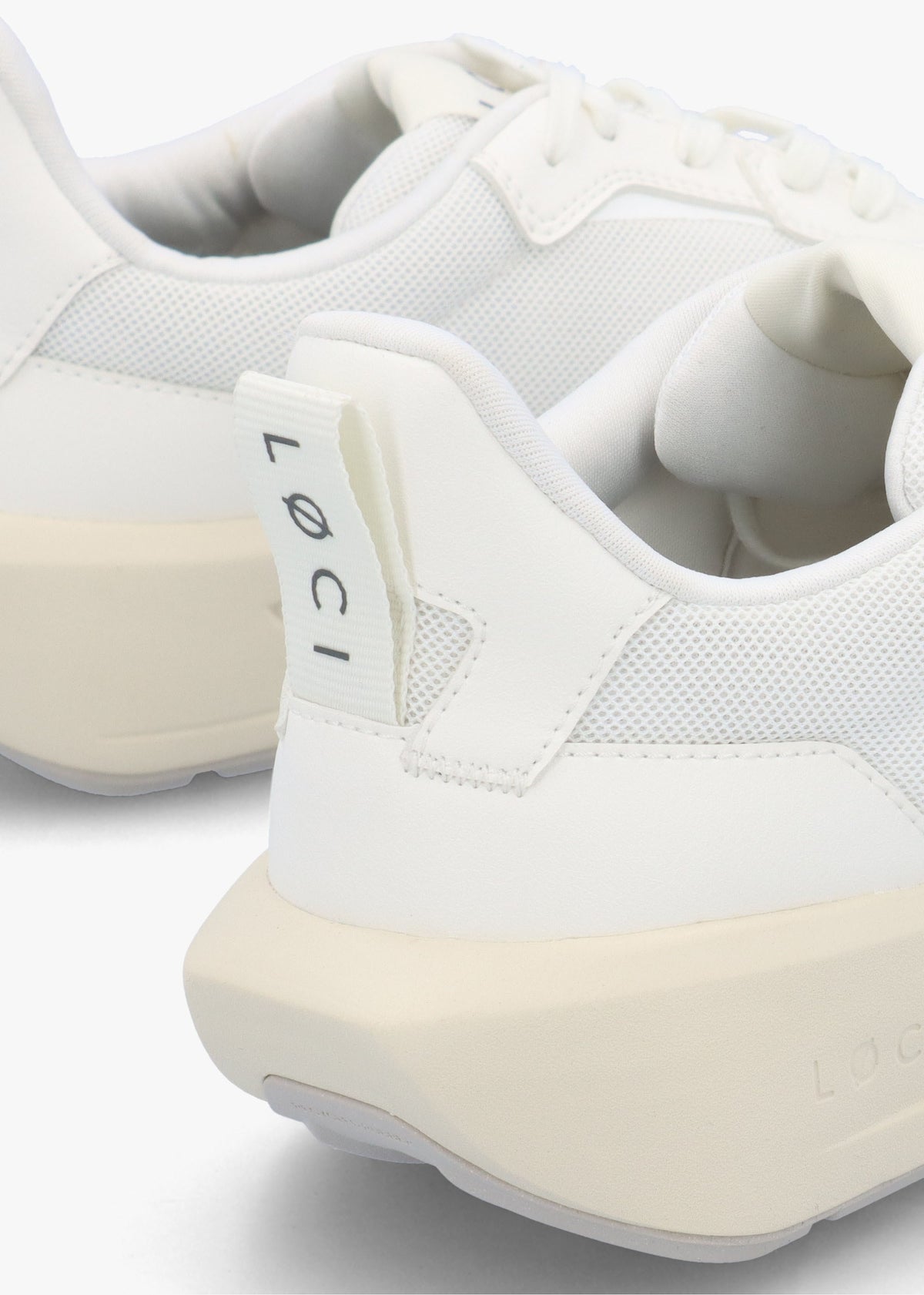 Unisex FLØ White White Trainers