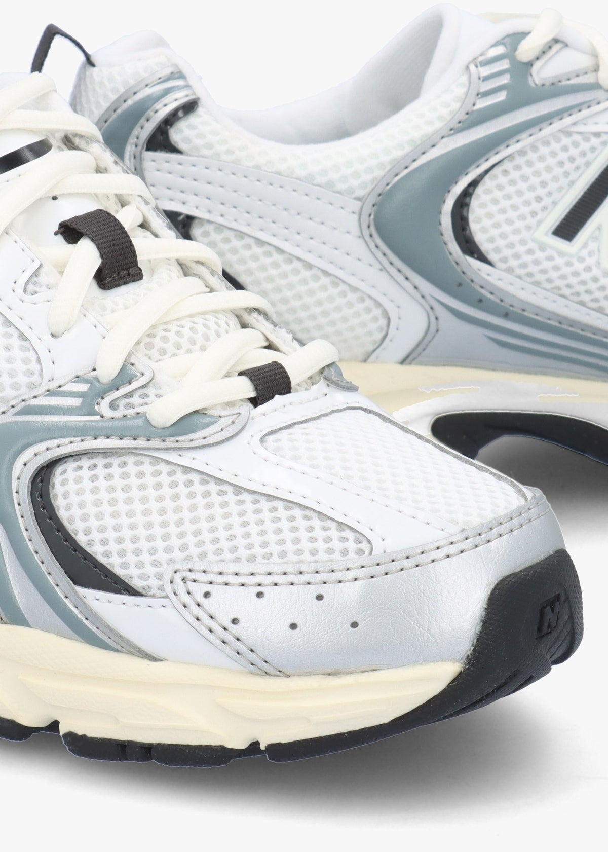 Women’s U530 Silver Metallic Black Cement Trainers