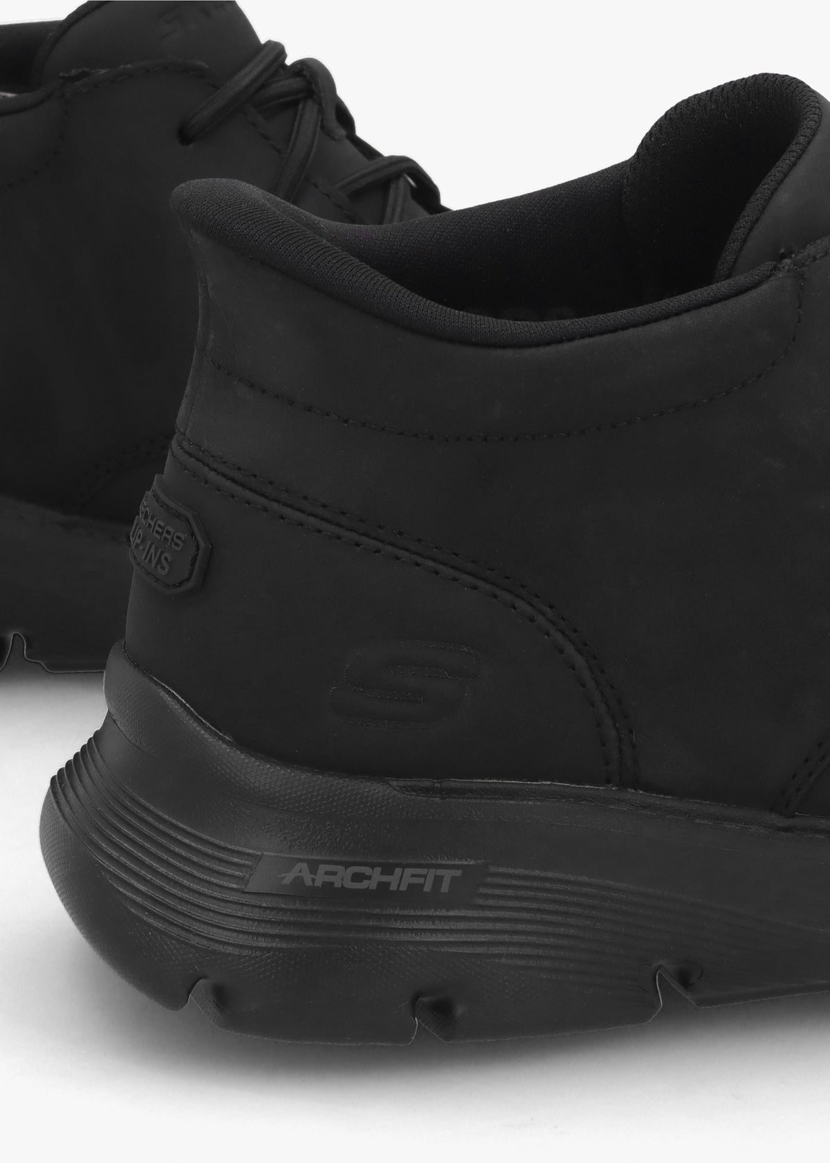 Men’s Arch Fit Garza Black Leather Chukka Boots