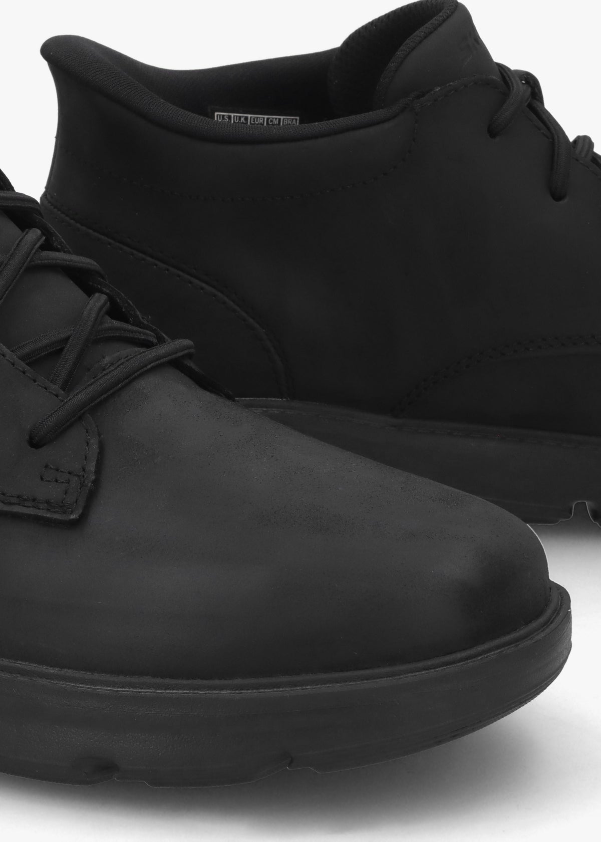 Men’s Arch Fit Garza Black Leather Chukka Boots