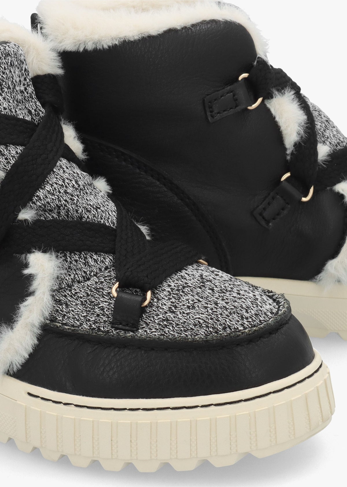 Women’s Ona Ave™ Alpine Waterproof Black Chalk Boots