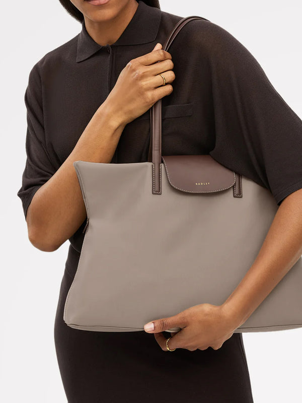 Pockets Essentials Medium Top Zip Porcini Tote Bag