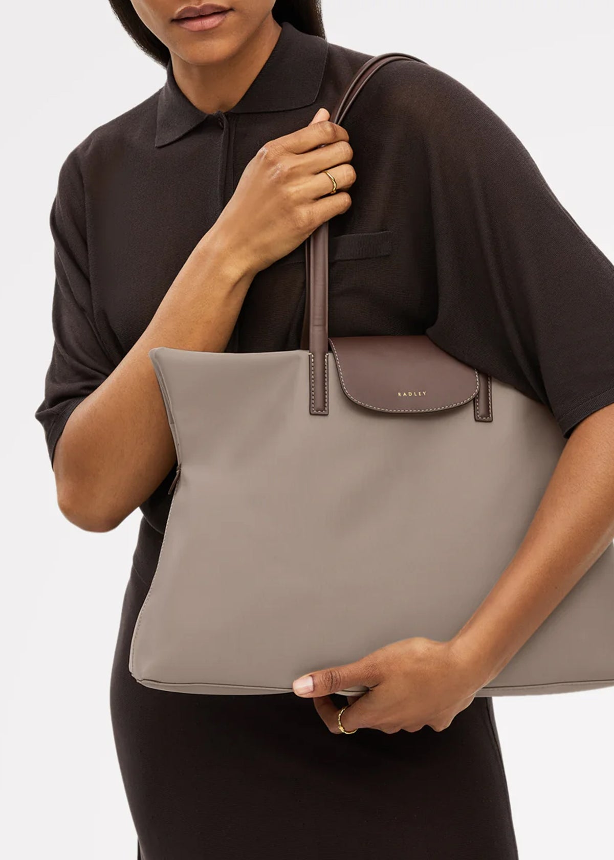Pockets Essentials Medium Top Zip Porcini Tote Bag