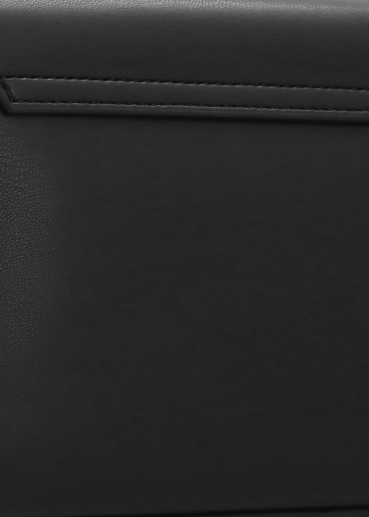 Heart Clasp Nero Shoulder Bag