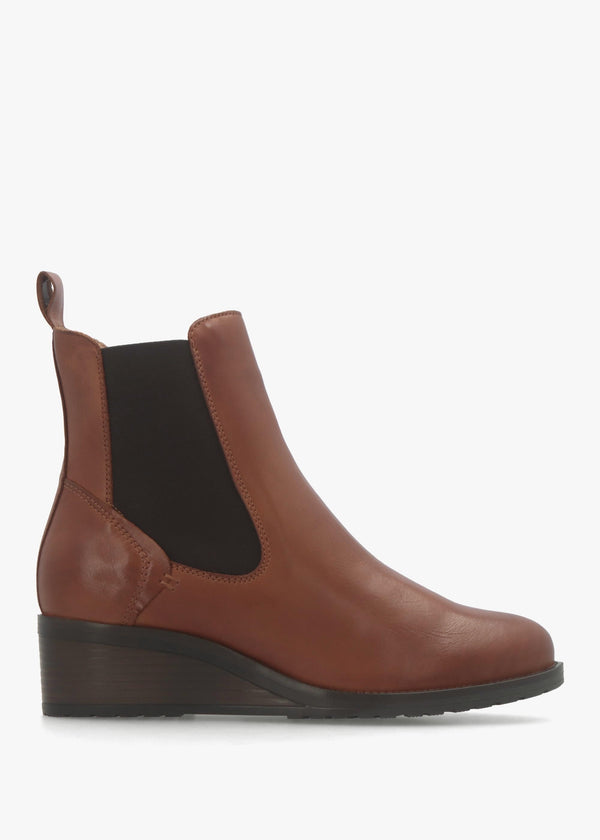 Bezzie Tan Leather Wedge Ankle Boots