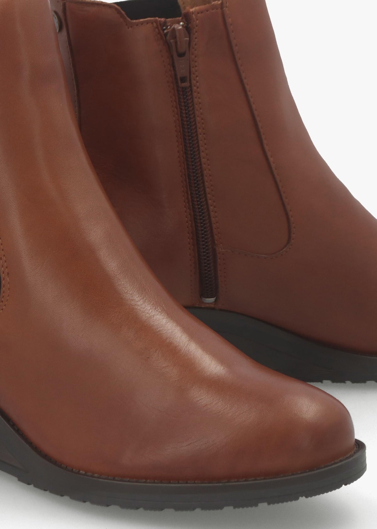Bezzie Tan Leather Wedge Ankle Boots
