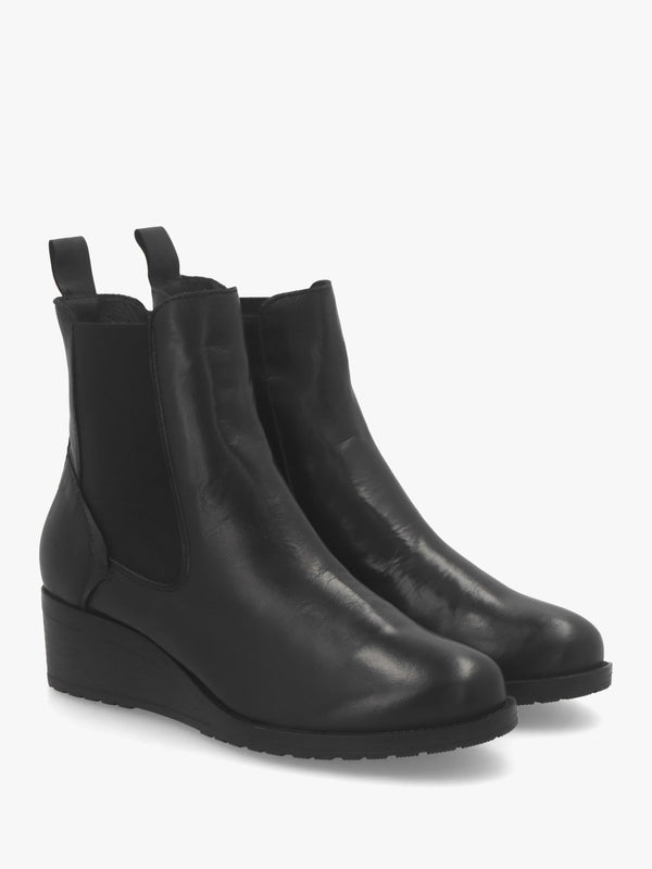 Bezzie Black Leather Wedge Ankle Boots