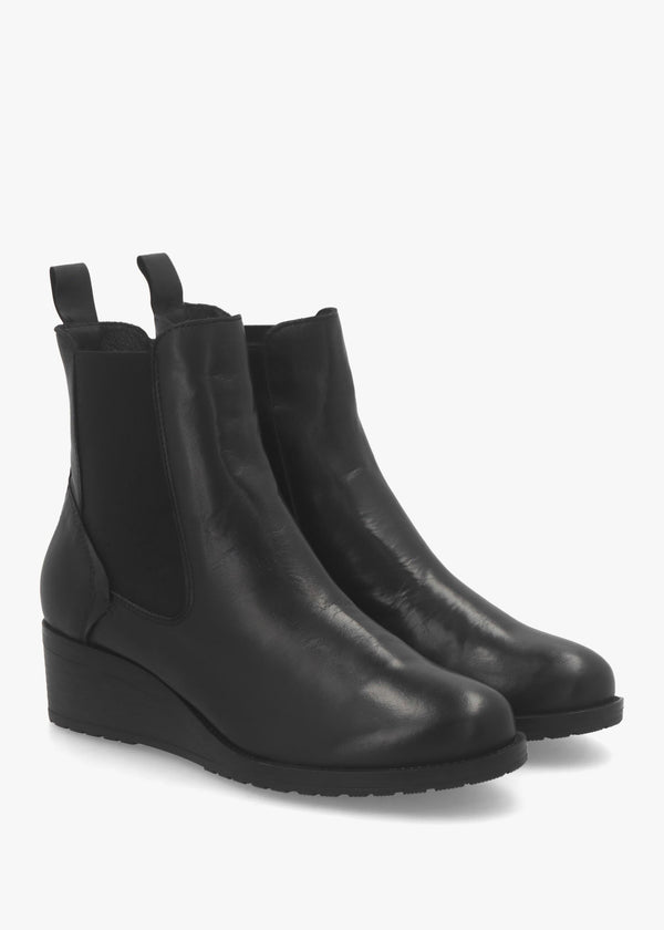 Bezzie Black Leather Wedge Ankle Boots
