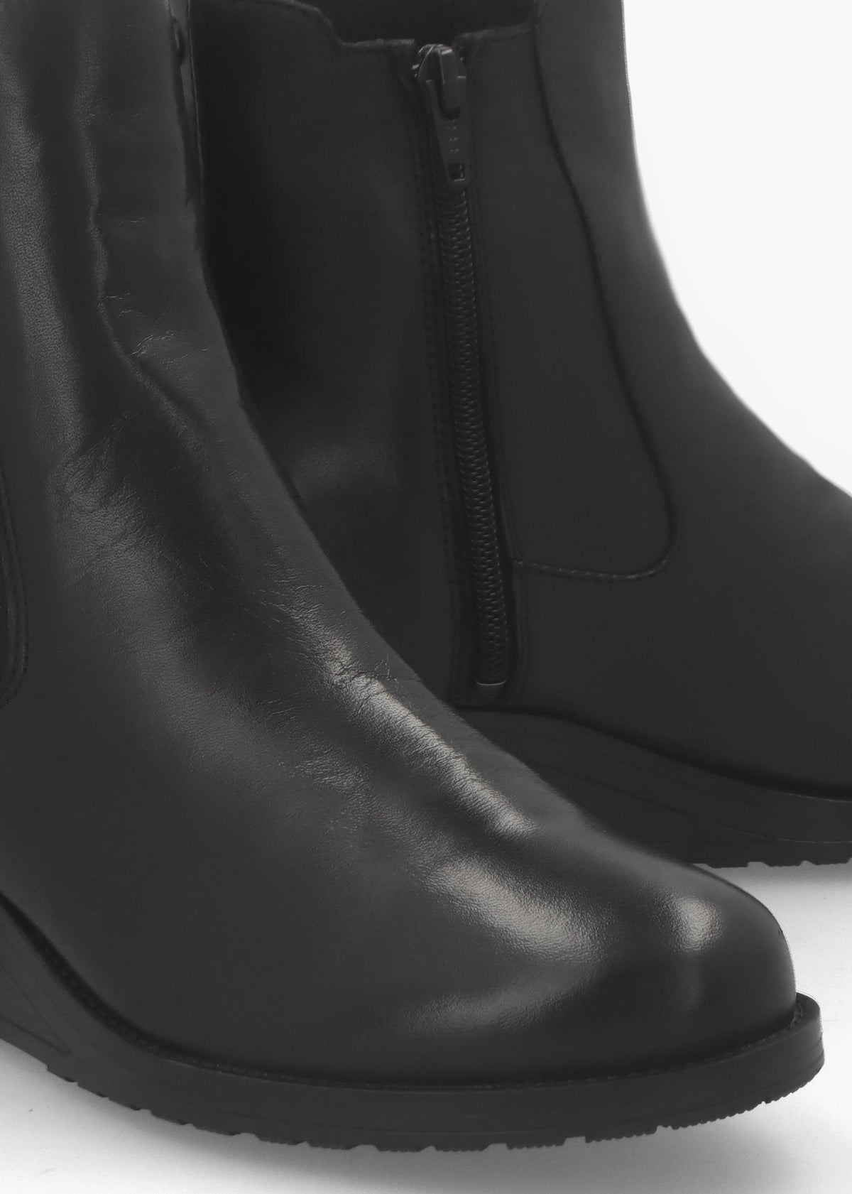 Bezzie Black Leather Wedge Ankle Boots