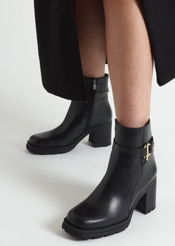 Itrim Black Leather Block Heel Ankle Boots