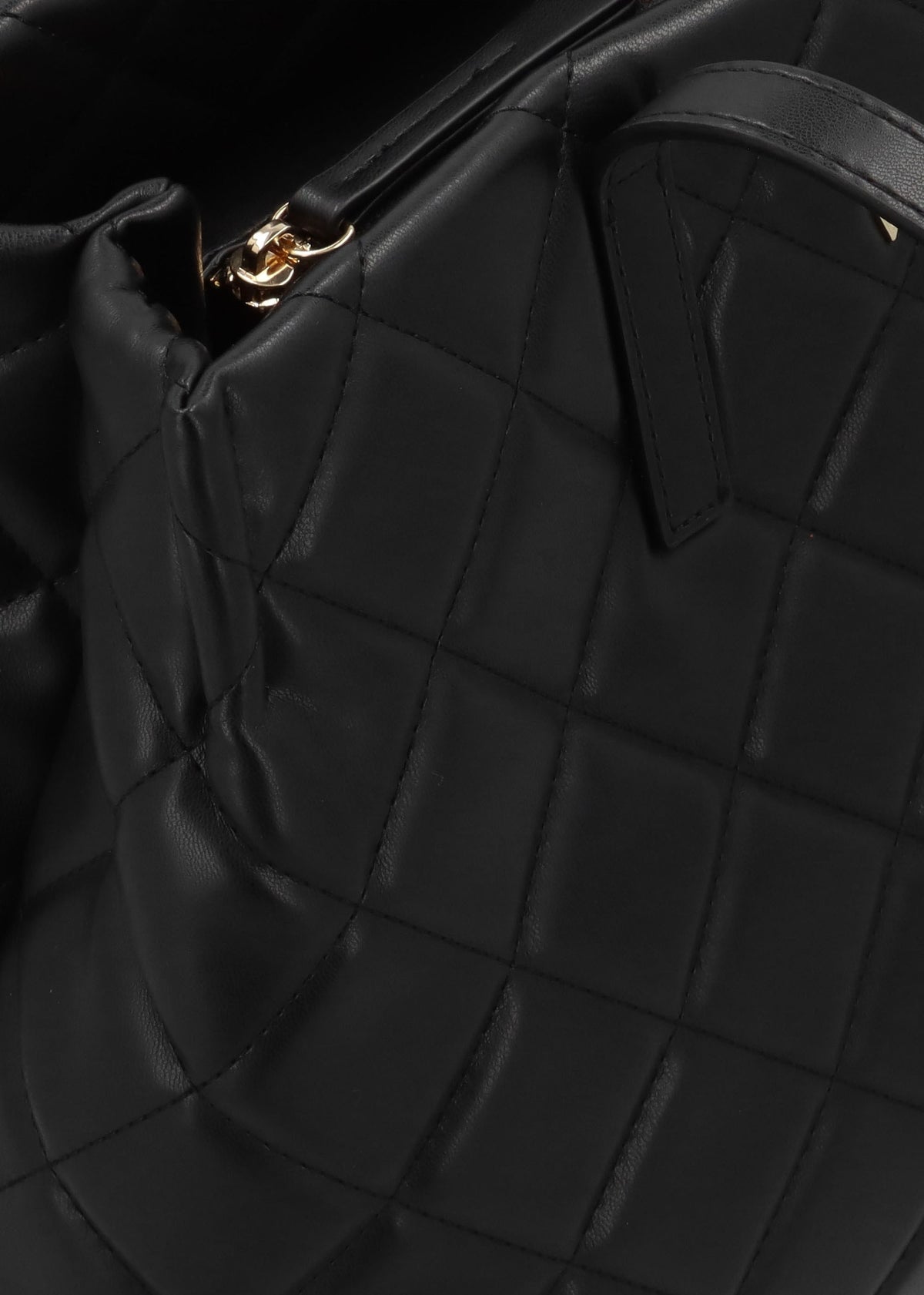 Ocarina Nero Diamond Quilt Tote Bag