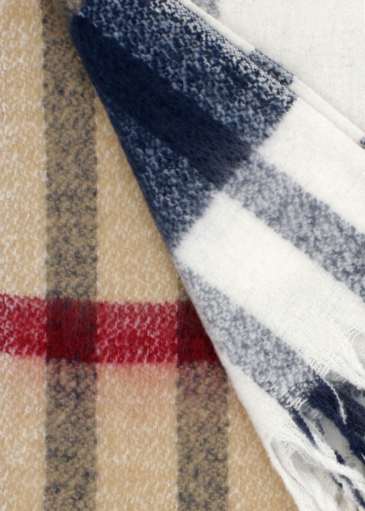 Isla Hessian Tartan Bouclé Scarf