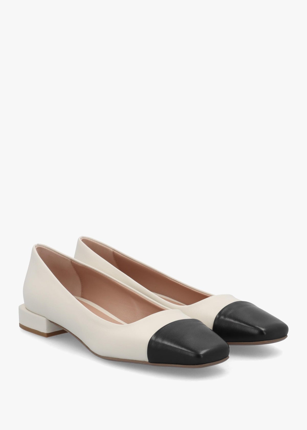 Saria White & Black Leather Toe Cap Pumps