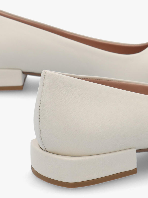 Saria White & Black Leather Toe Cap Pumps