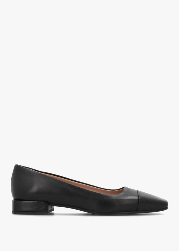 Saria Black Leather Patent Toe Cap Pumps