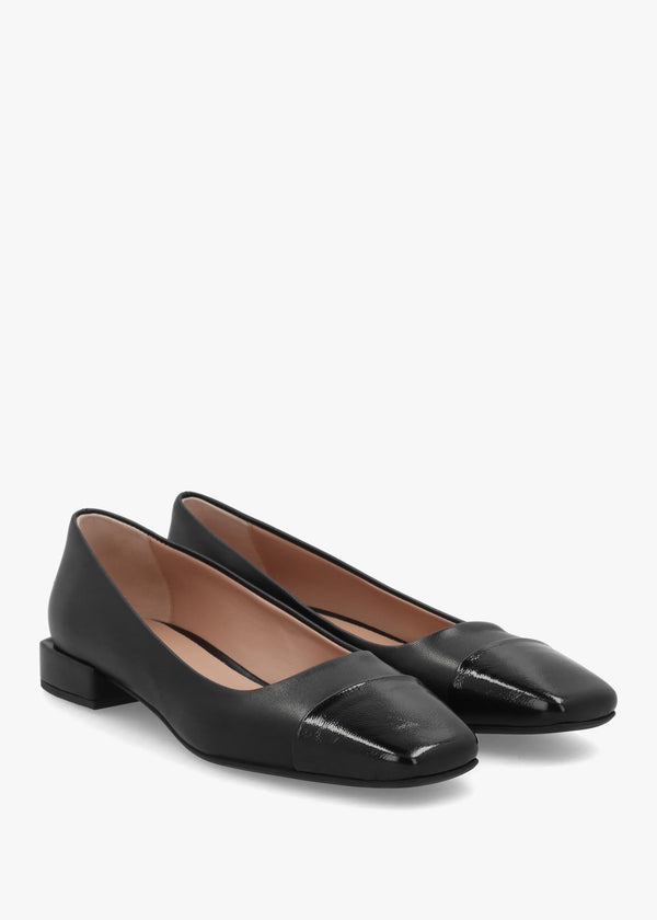 Saria Black Leather Patent Toe Cap Pumps