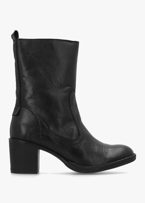 Bore Black Leather Heeled Calf Boots