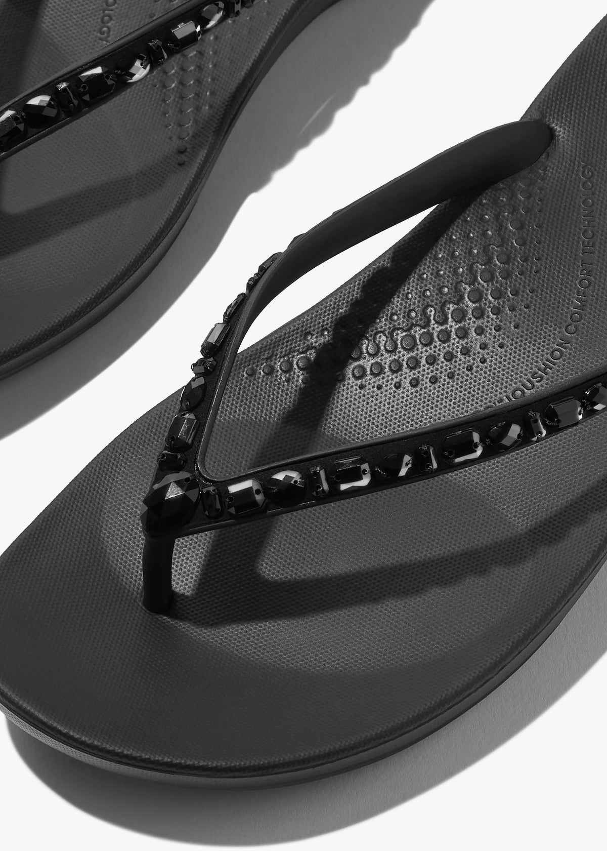 Iqushion Multi Crystal All Black Flip Flops