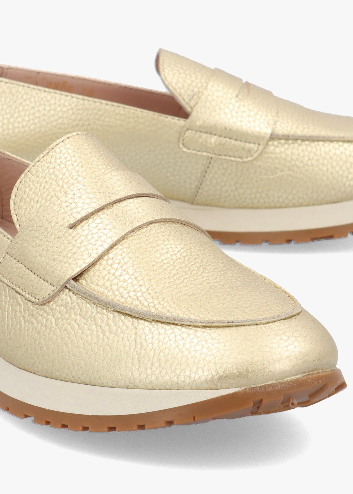 Towanda Platino Leather Loafers