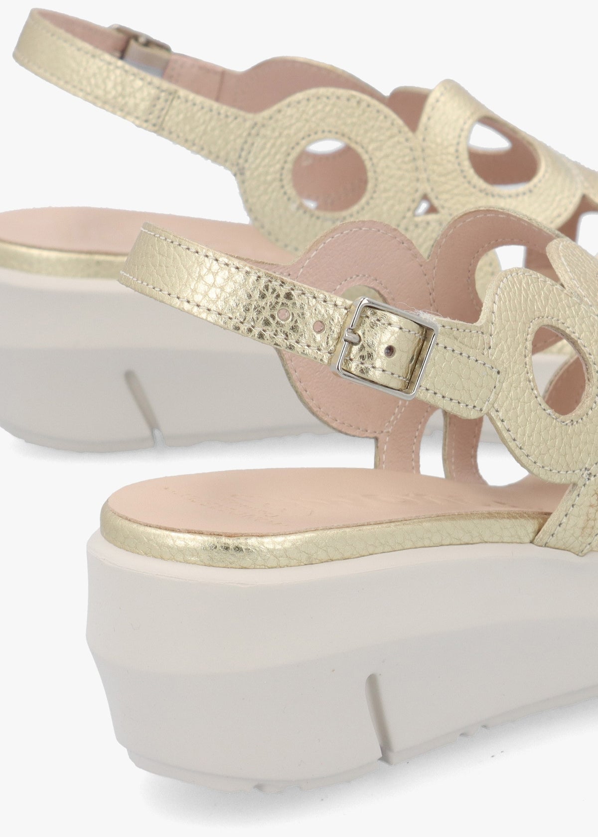 Flynn 82 Platino Leather Low Wedge Sandals