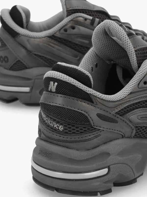 Women’s 1000 Black Trainers