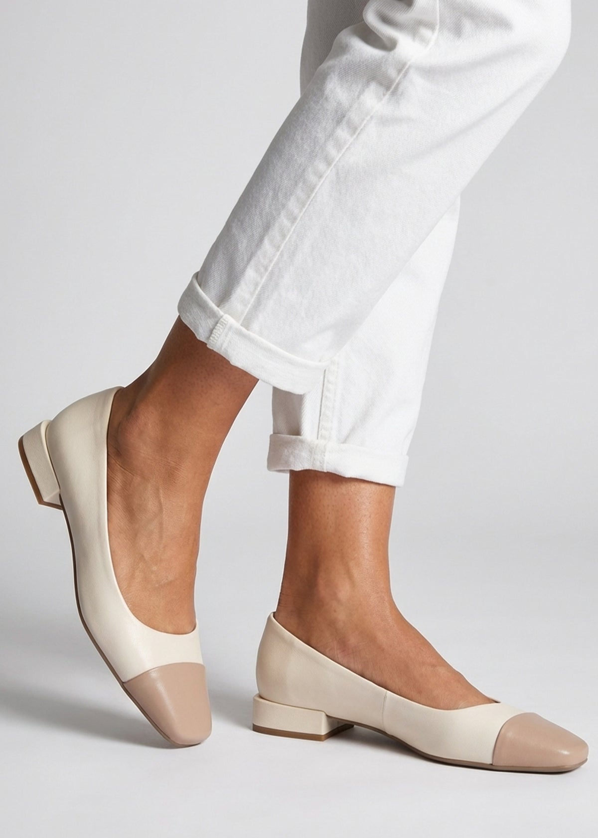 Saria Cream Leather Toe Cap Pumps
