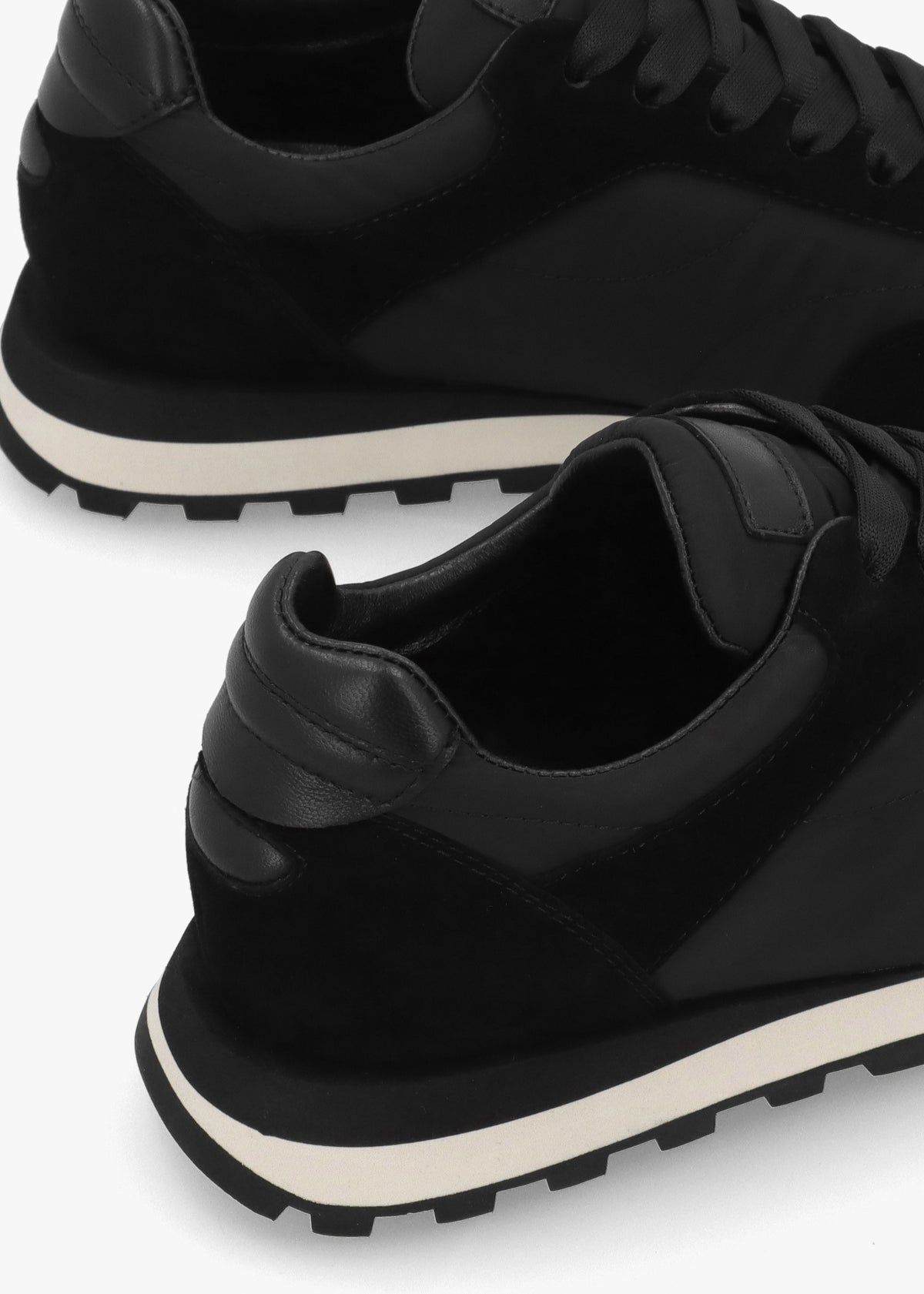 Abel Black Runner Trainers