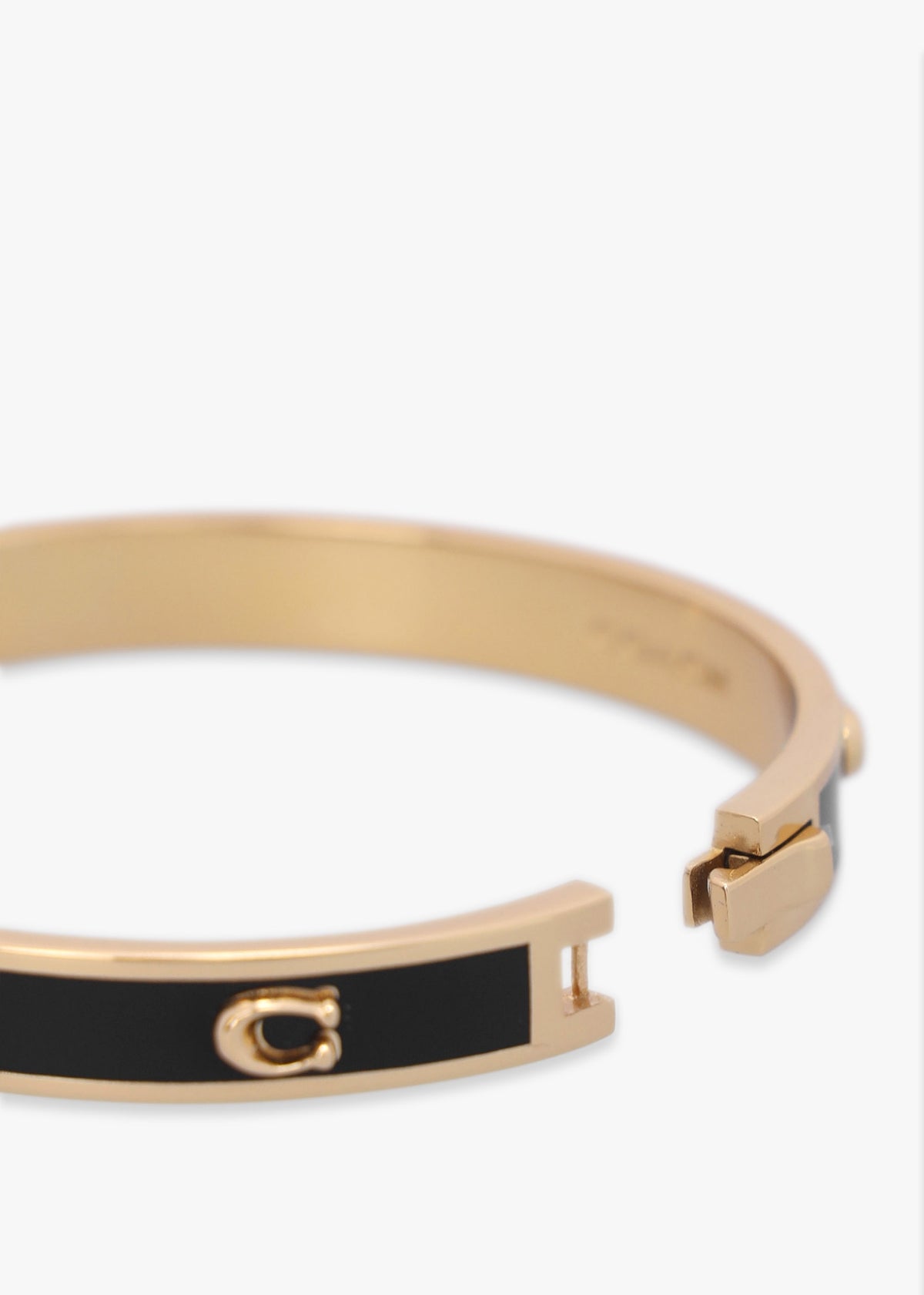 6Mm Signature Enamel Black Gold Hinge Bangle