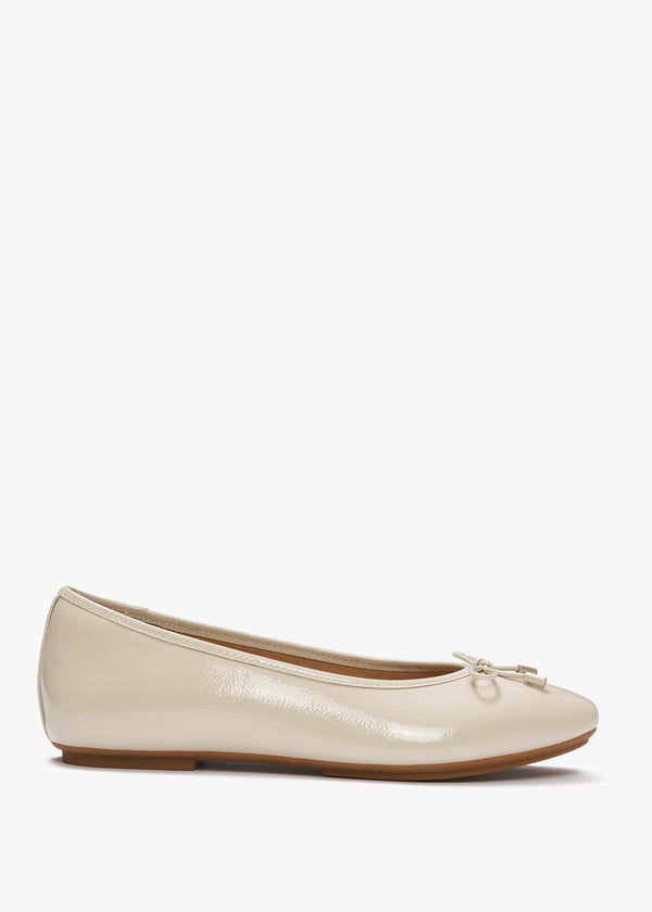 FitFlop Delicato Bow Beige Leather Ballet Pumps