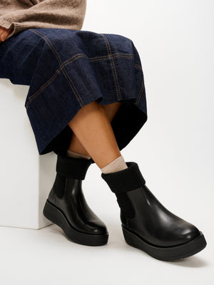 FitFlop GEN-FF Roam Black Leather Knitted Collar Chelsea Boots