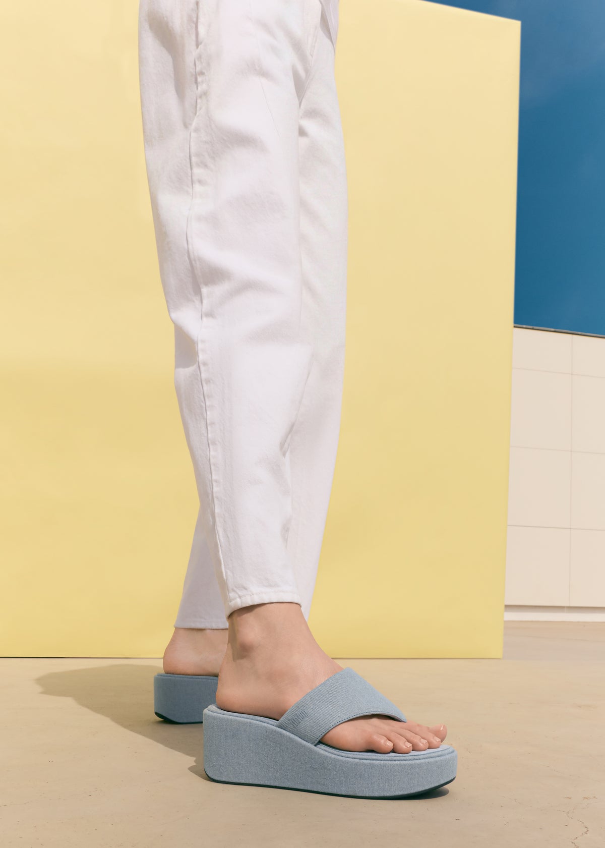 FitFlop Platform Light Denim Toe Post Wedge Sandals