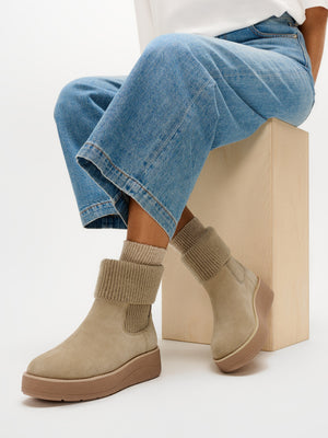 FitFlop GEN-FF Roam Beige Suede Knitted Collar Chelsea Boots