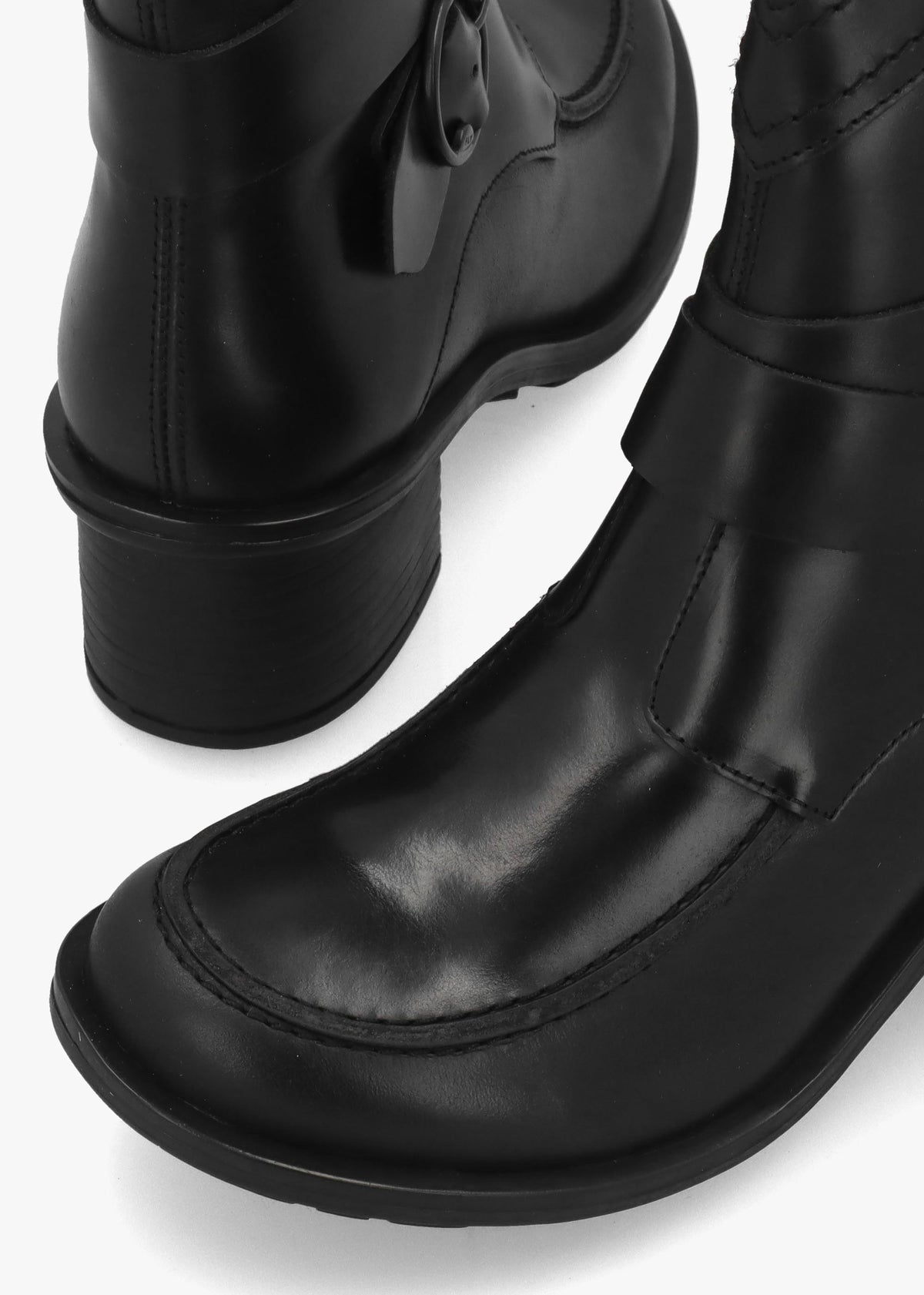 FLY CELK - Black Leather
