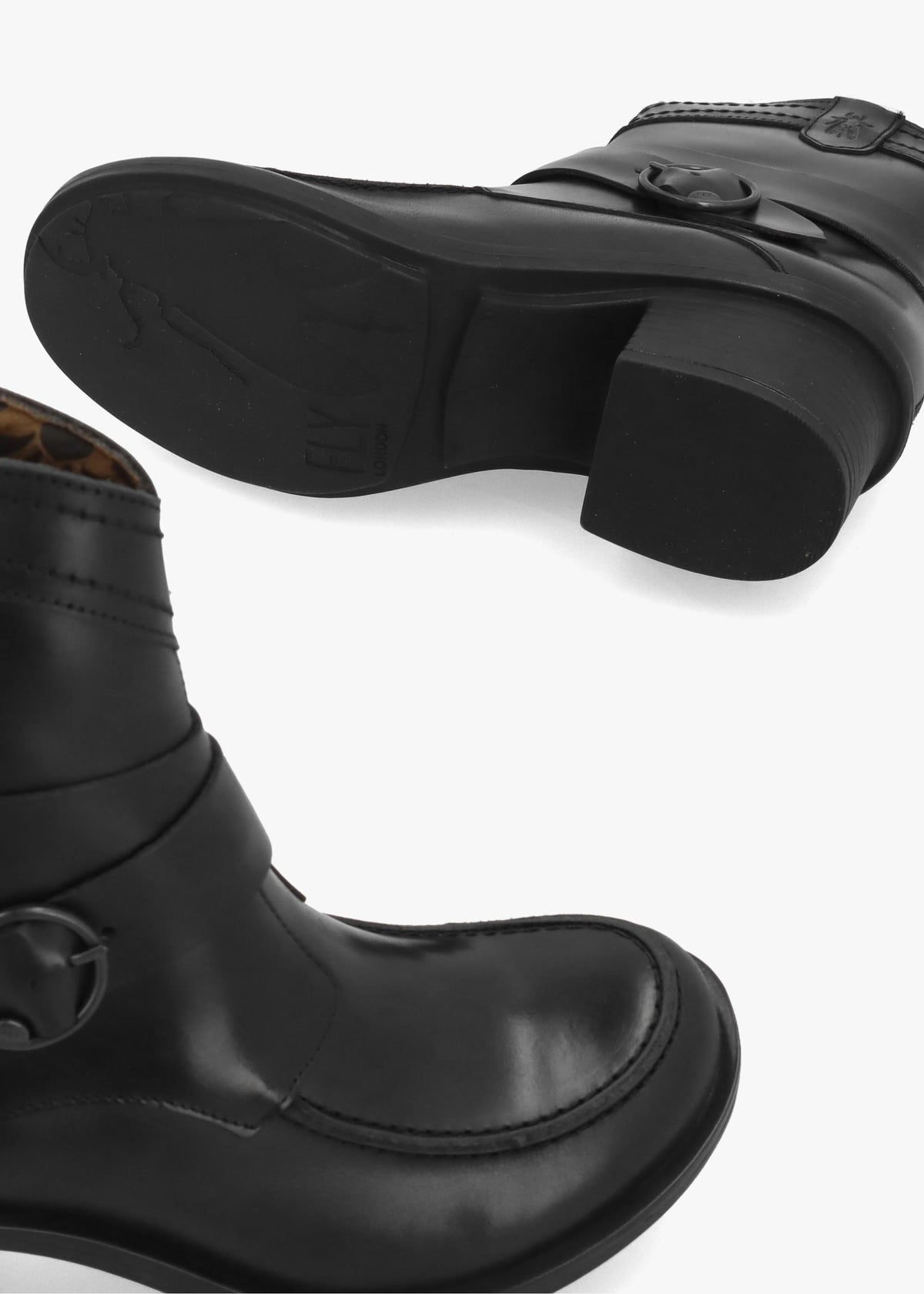 FLY CELK - Black Leather